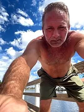 Snapshot of Bronco9602 chatting on September 27, 4:12 pm Bronco9602 online show from September 27, 4:12 pm