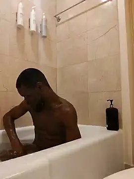 Maculine Stayr online show from December 4, 5:27 am