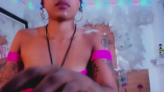 kelly thomson online show from February 14, 9:32 pm