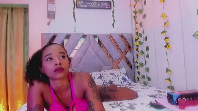 kelly thomson online show from February 25, 11:00 pm