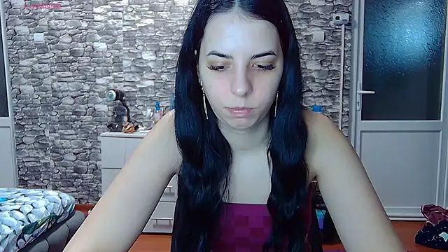 Snapshot of _Mari____ chatting on February 10, 8:40 am Mari online show from February 10, 8:40 am