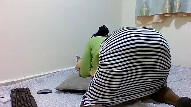 sweetelle09 online show from April 19, 7:38 pm