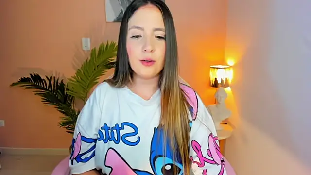 Snapshot of HannaMiller_1 chatting on July 18, 7:12 am HannaMiller 1 online show from July 18, 7:12 am
