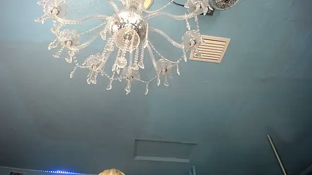 ADRIANNA FOX online show from December 1, 9:14 am