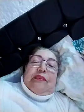 Vicky Rosse online show from October 2, 9:00 pm