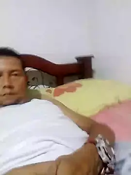 Lachuchaenlacara1988 online show from December 22, 3:00 am