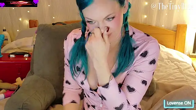 thetinyblue online show from October 10, 5:56 pm