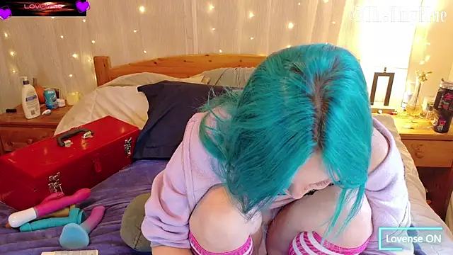 thetinyblue online show from November 3, 5:36 pm