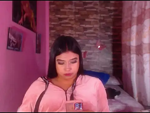 katrinawillff online show from February 5, 8:32 am