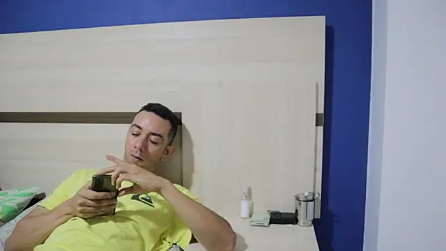 funcouple1985 online show from December 11, 12:44 am