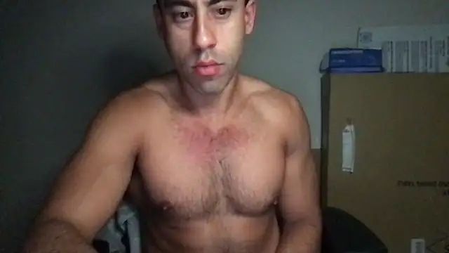 Snapshot of BigGuyMuscle chatting on February 5, 7:39 am BigGuyMuscle online show from February 5, 7:39 am