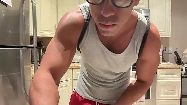 Snapshot of BigGuyMuscle chatting on March 1, 10:53 pm BigGuyMuscle online show from March 1, 10:53 pm