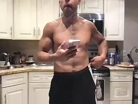 Snapshot of BigGuyMuscle chatting on March 11, 2:54 am BigGuyMuscle online show from March 11, 2:54 am