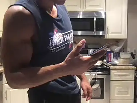 Snapshot of BigGuyMuscle chatting on March 13, 10:21 pm BigGuyMuscle online show from March 13, 10:21 pm