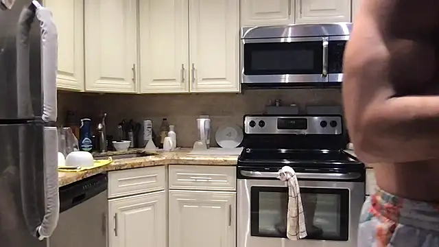 BigGuyMuscle online show from February 24, 7:56 pm