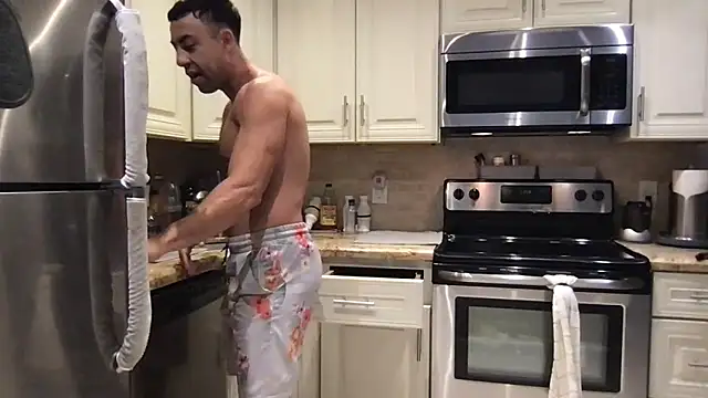 BigGuyMuscle online show from April 23, 5:48 pm