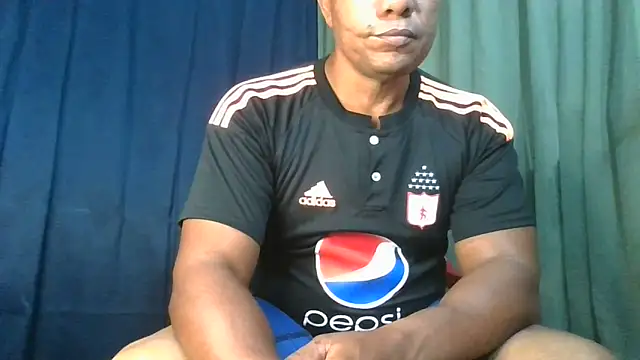 Snapshot of condor08750 chatting on June 12, 12:37 pm condor08750 online show from June 12, 12:37 pm