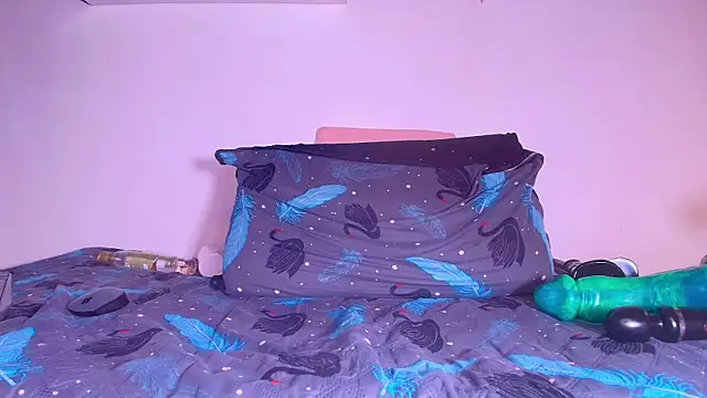 alexaa walker online show from February 5, 2:59 pm