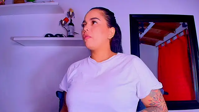 alexaa walker online show from February 19, 12:00 pm