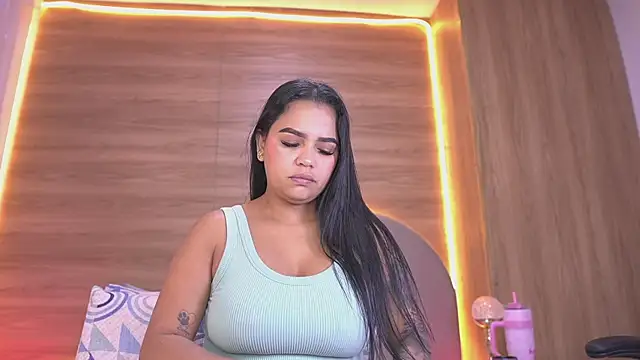 alexaa walker online show from April 23, 11:53 am