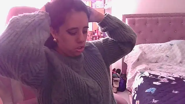 annarose19 online show from March 17, 8:40 pm