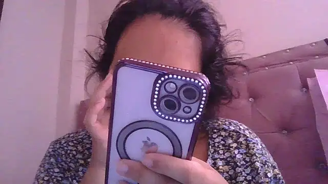 annarose19 online show from April 18, 4:44 pm