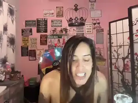 latinacubana online show from December 22, 9:00 am