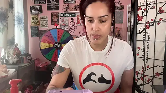 latinacubana online show from February 23, 7:38 pm