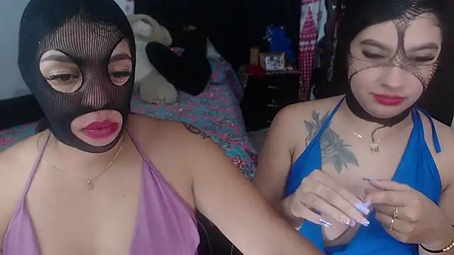 Snapshot of Sharlottee chatting on January 3, 2:43 am Sharlottee online show from January 3, 2:43 am