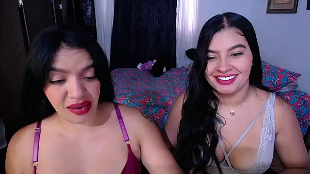 Snapshot of Sharlottee chatting on November 8, 2:17 pm Sharlottee online show from November 8, 2:17 pm