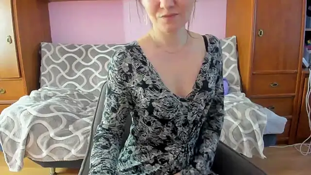 HolmesAriana online show from March 1, 1:07 pm