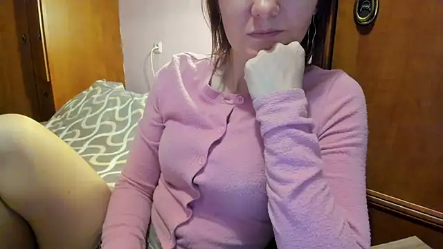 HolmesAriana online show from September 16, 1:56 pm