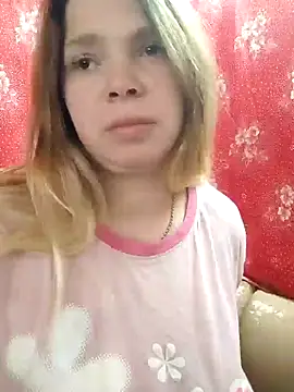 Snapshot of Zuli_Kiska chatting on December 13, 12:06 pm Zuli Kiska online show from December 13, 12:06 pm