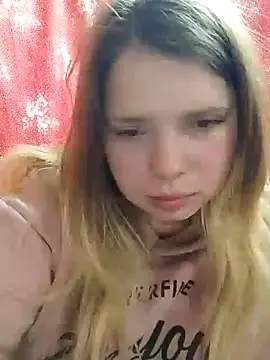 Snapshot of Zuli_Kiska chatting on December 14, 8:08 pm Zuli Kiska online show from December 14, 8:08 pm