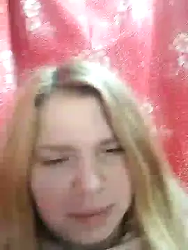 Snapshot of Zuli_Kiska chatting on December 29, 8:26 pm Zuli Kiska online show from December 29, 8:26 pm