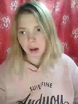 Snapshot of Zuli_Kiska chatting on December 30, 8:47 pm Zuli Kiska online show from December 30, 8:47 pm