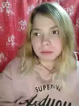 Snapshot of Zuli_Kiska chatting on January 5, 9:03 pm Zuli Kiska online show from January 5, 9:03 pm