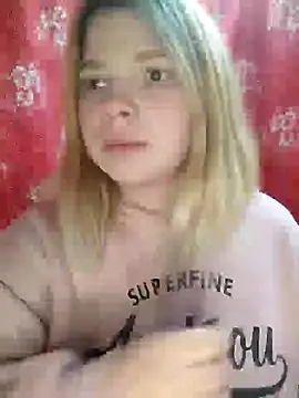 Snapshot of Zuli_Kiska chatting on January 13, 11:49 pm Zuli Kiska online show from January 13, 11:49 pm