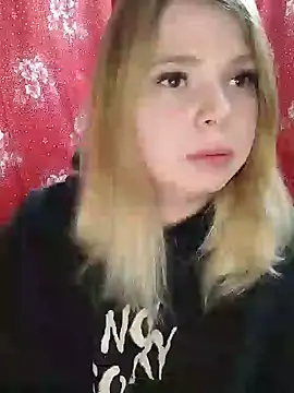 Snapshot of Zuli_Kiska chatting on February 7, 8:42 pm Zuli Kiska online show from February 7, 8:42 pm