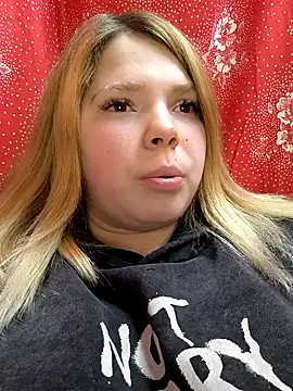 Snapshot of Zuli_Kiska chatting on February 19, 11:46 pm Zuli Kiska online show from February 19, 11:46 pm