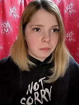 Snapshot of Zuli_Kiska chatting on February 24, 9:09 pm Zuli Kiska online show from February 24, 9:09 pm