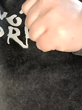 Snapshot of Zuli_Kiska chatting on February 27, 8:53 pm Zuli Kiska online show from February 27, 8:53 pm