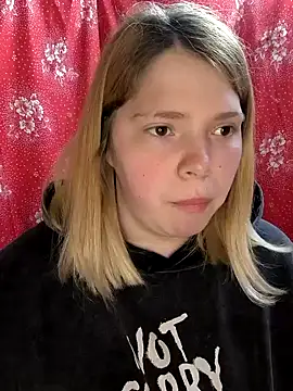 Snapshot of Zuli_Kiska chatting on March 11, 9:26 pm Zuli Kiska online show from March 11, 9:26 pm