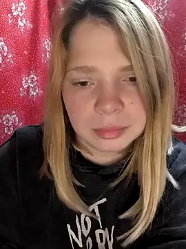 Snapshot of Zuli_Kiska chatting on March 13, 11:38 pm Zuli Kiska online show from March 13, 11:38 pm