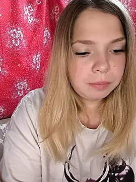 Snapshot of Zuli_Kiska chatting on September 10, 10:48 am Zuli Kiska online show from September 10, 10:48 am