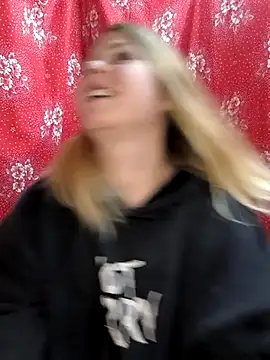 Snapshot of Zuli_Kiska chatting on September 15, 10:48 am Zuli Kiska online show from September 15, 10:48 am