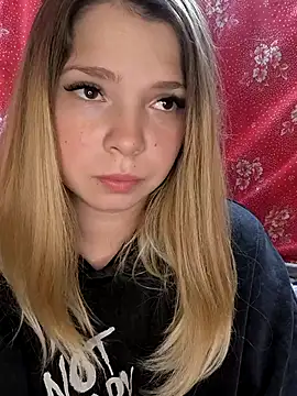 Snapshot of Zuli_Kiska chatting on October 25, 8:14 pm Zuli Kiska online show from October 25, 8:14 pm