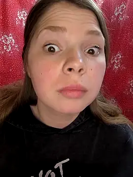 Zuli Kiska online show from April 14, 7:31 pm