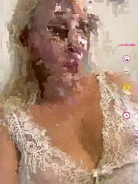 Snapshot of YourBlondee chatting on July 6, 12:57 pm YourBlondee online show from July 6, 12:57 pm