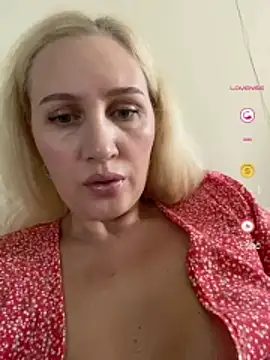 Snapshot of YourBlondee chatting on July 15, 12:16 am YourBlondee online show from July 15, 12:16 am